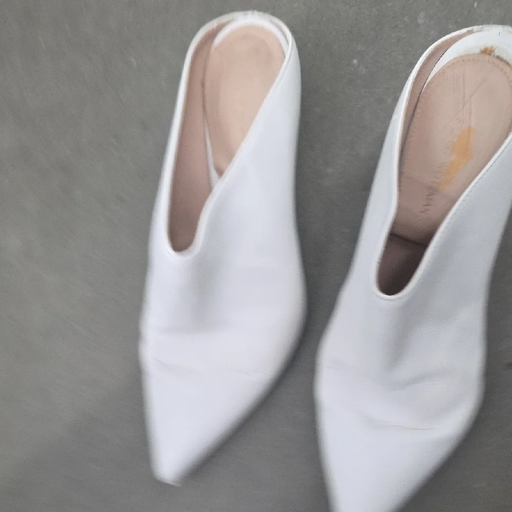 Stuart Weitzman Elegant White Women's Shoes - Picture 5 of 13